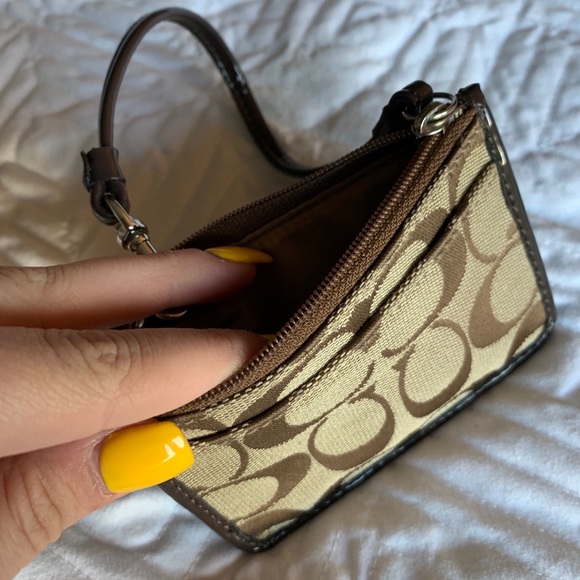 Coach wristlet - Picture 2 of 3